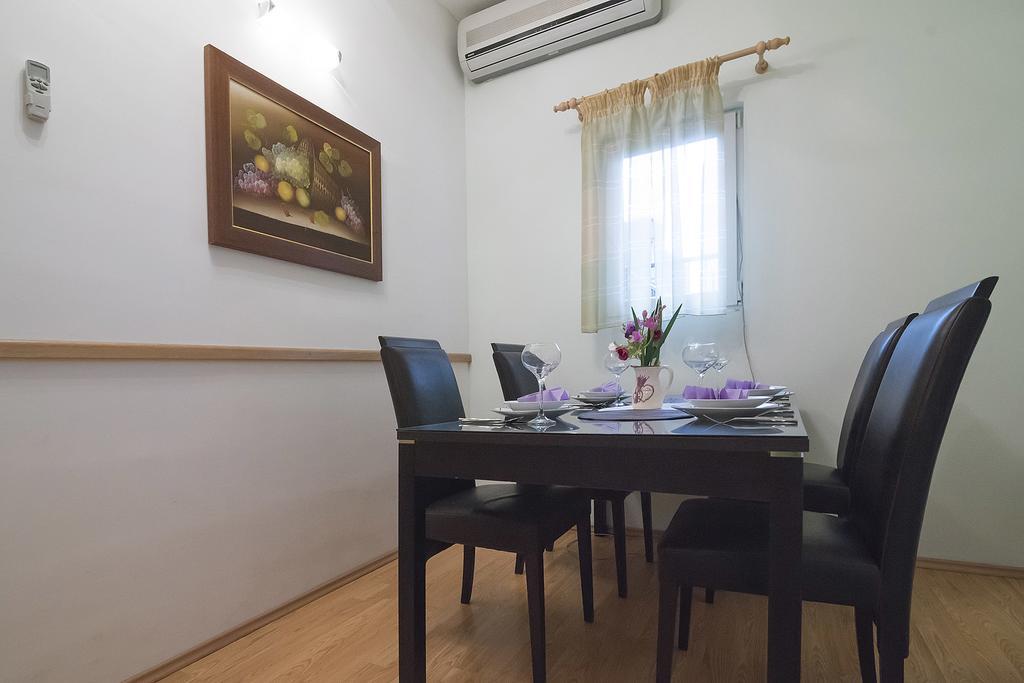 Apartment J&I สปลิท ภายนอก รูปภาพ