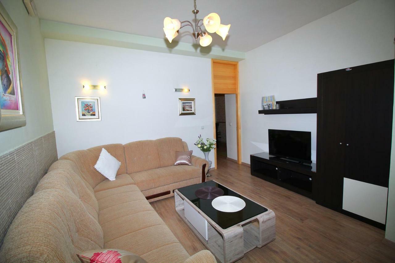 Apartment J&I สปลิท ภายนอก รูปภาพ