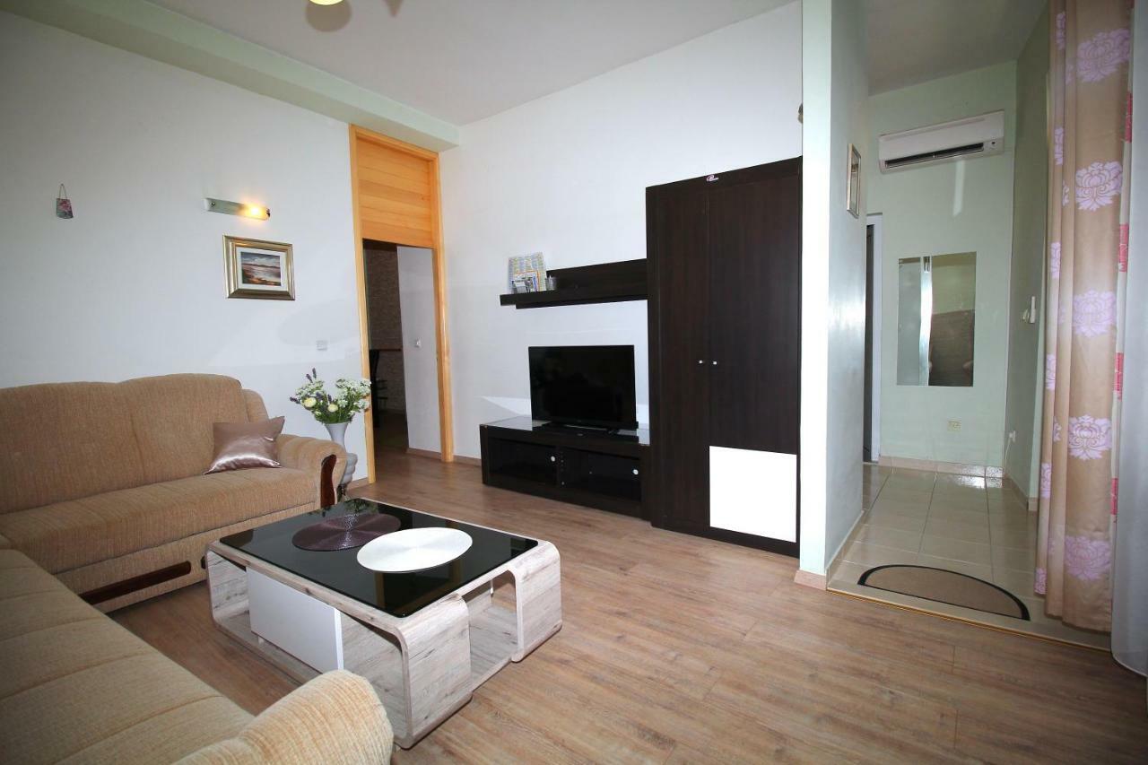 Apartment J&I สปลิท ภายนอก รูปภาพ